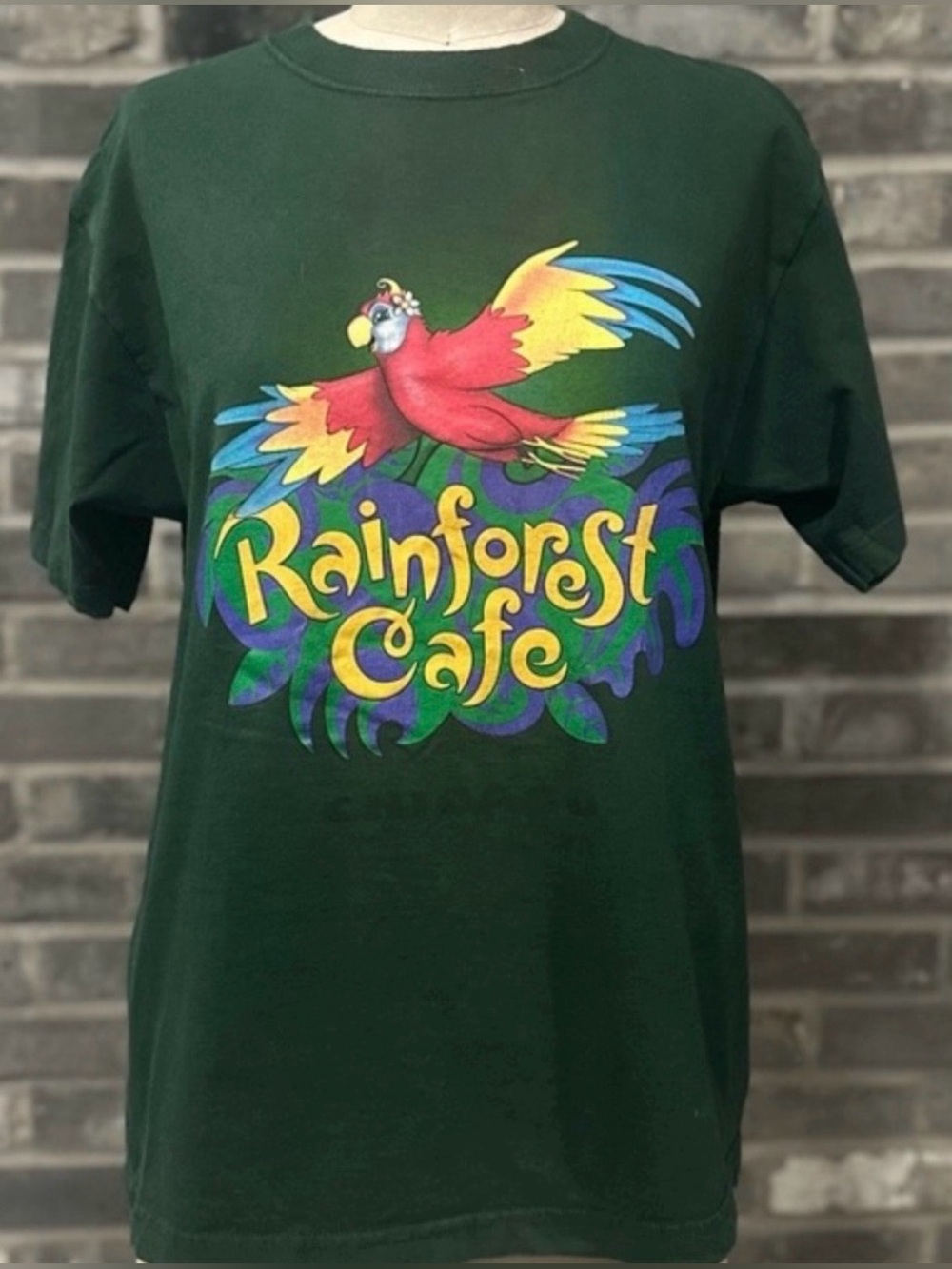 Vintage Y2K Rainforest Cafe Parrot Logo Graphic T Shirt USA Made M